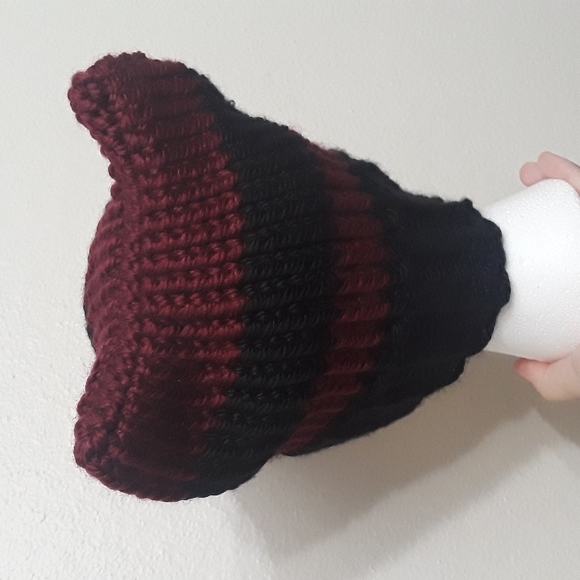 Handmade Marron and black brim cat ear beanie - Picture 3 of 4